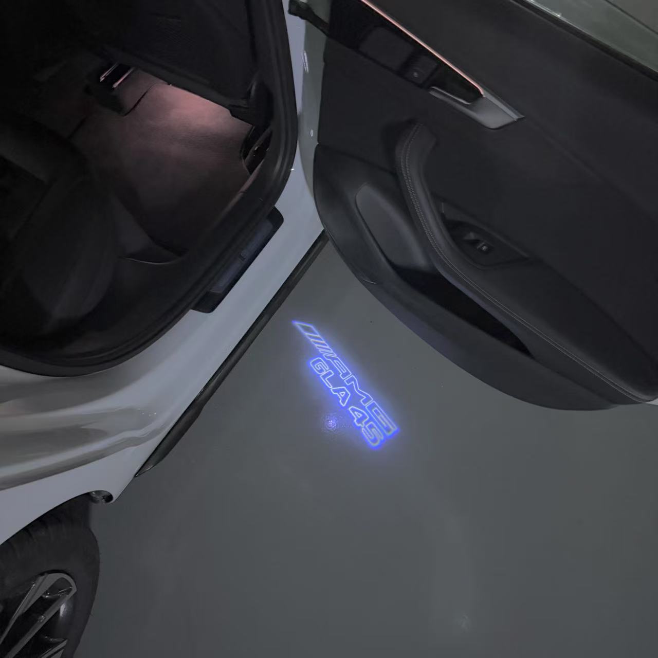 MERCEDES BENZ GLA45 AMG LOGO PROJECTOR LIGHTS (quantity 1 = 1 sets/2 door lights)Nr.03f012