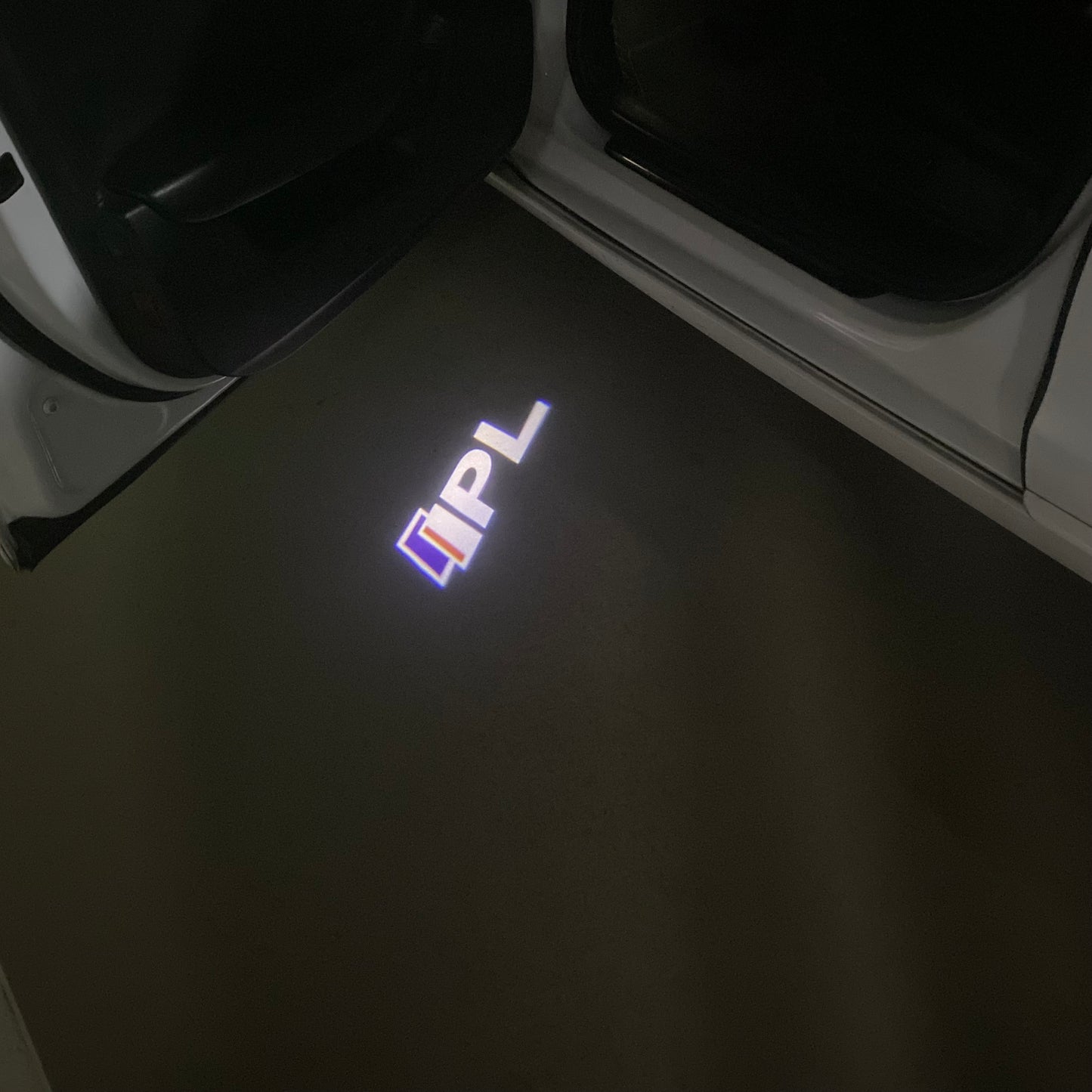 INFINITI IPL LOGO PROJECROTR LIGHTS Nr.82 (quantity 1 = 1 sets/2 door lights)