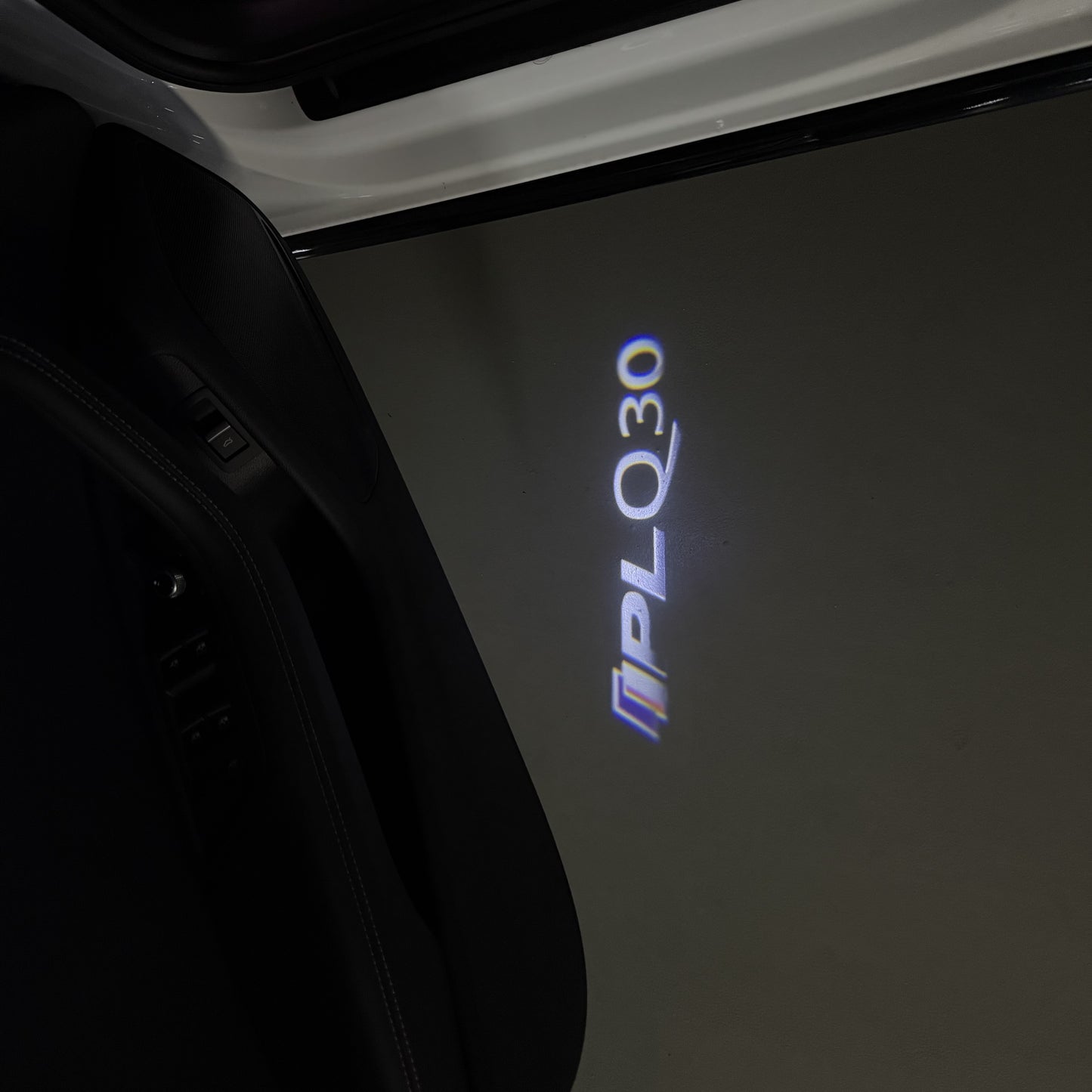 INFINITI Q30 LOGO PROJECROTR LIGHTS (quantity 1 = 1 sets/2 door lights)Nr.74A41