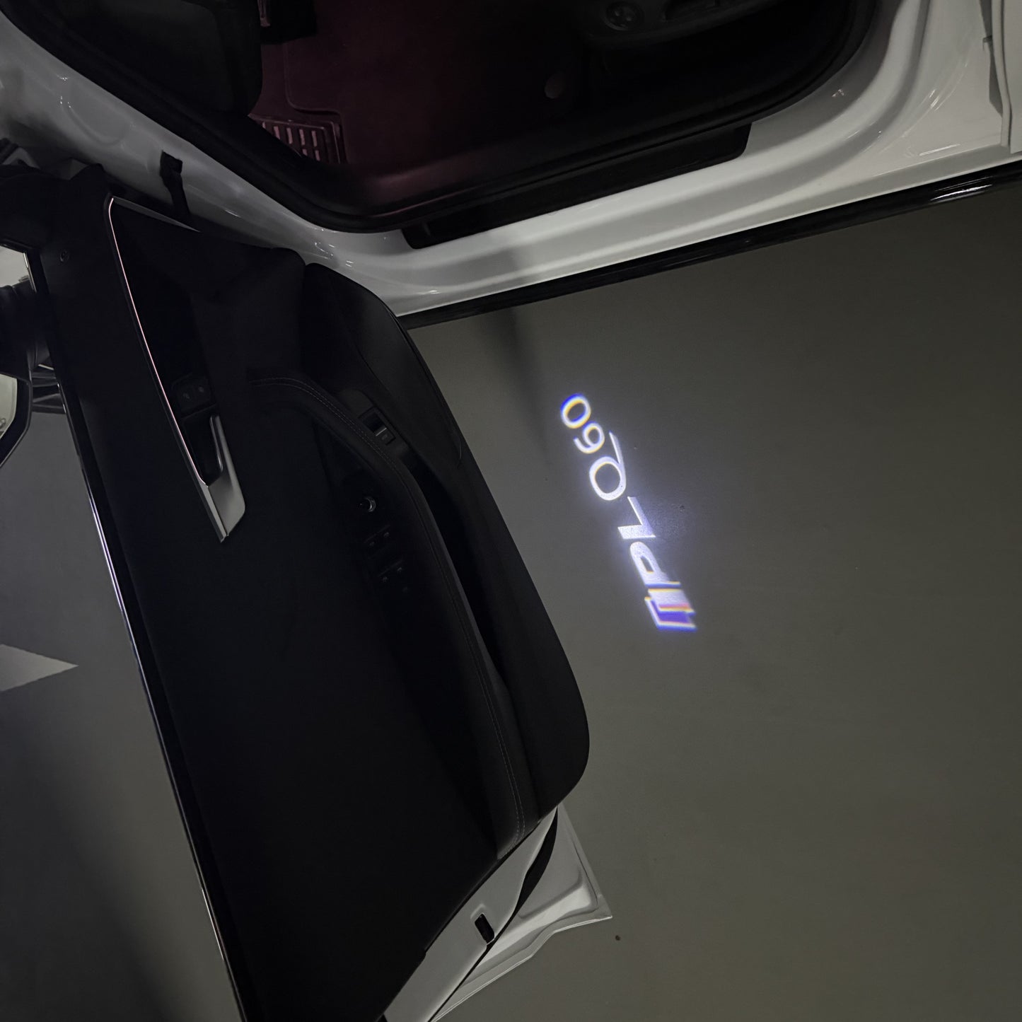 INFINITI Q60 LOGO PROJECROTR LIGHTS (quantity 1 = 1 sets/2 door lights)Nr.74A31