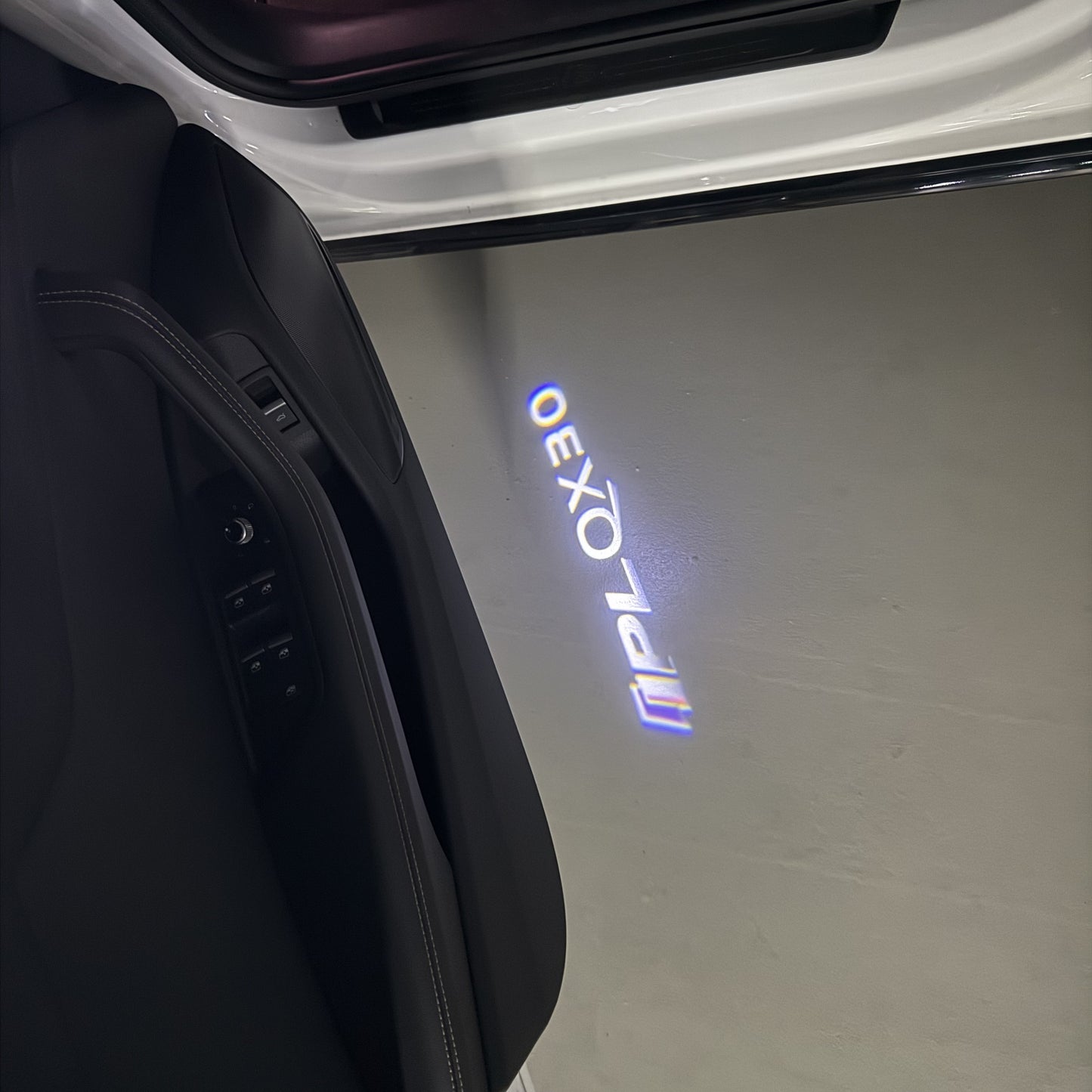 INFINITI QX30 LOGO PROJECROTR LIGHTS (quantity 1 = 1 sets/2 door lights)Nr.74A21