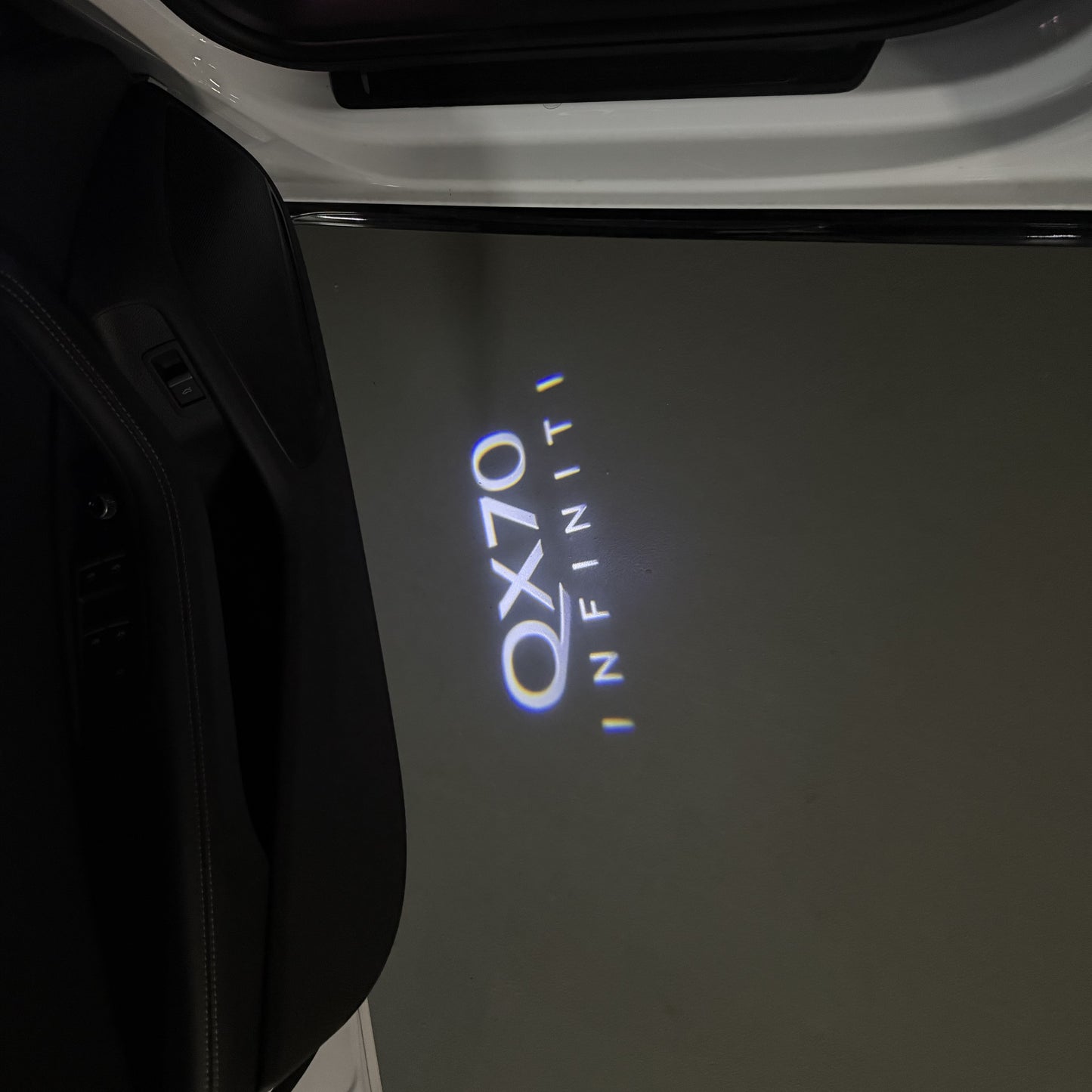 INFINITI QX70 LOGO PROJECROTR LIGHTS (quantity 1 = 1 sets/2 door lights)Nr.74A28