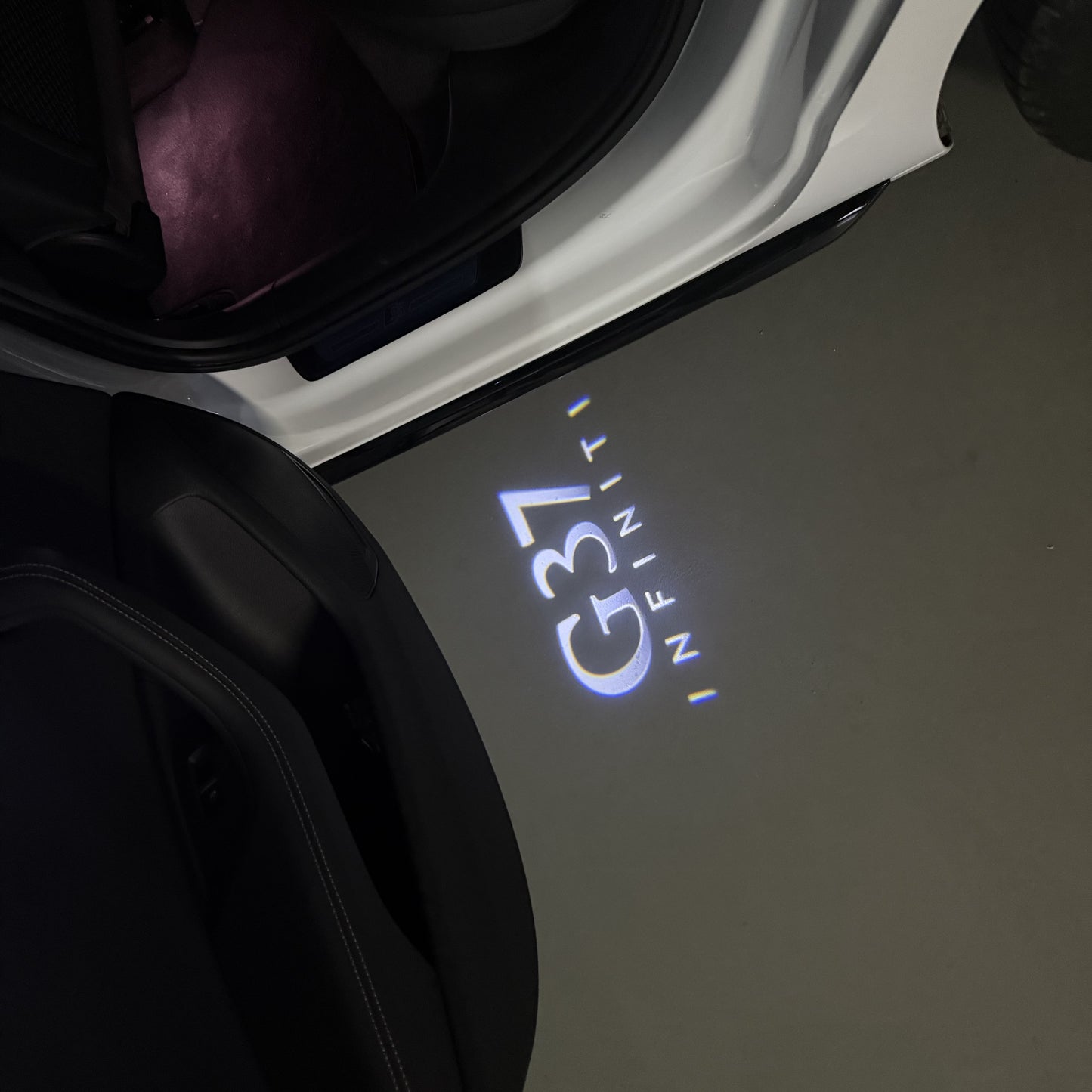 INFINITI G37 LOGO PROJECROTR LIGHTS (quantity 1 = 1 sets/2 door lights)Nr.74A62