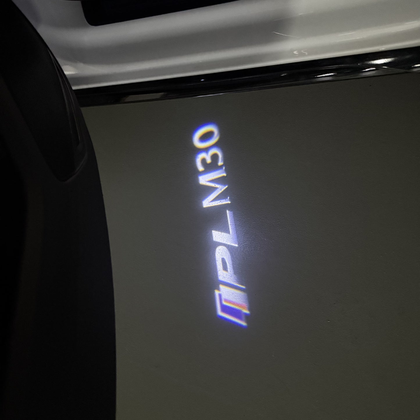 INFINITI M30 LOGO PROJECROTR LIGHTS (quantity 1 = 1 sets/2 door lights)Nr.74A97