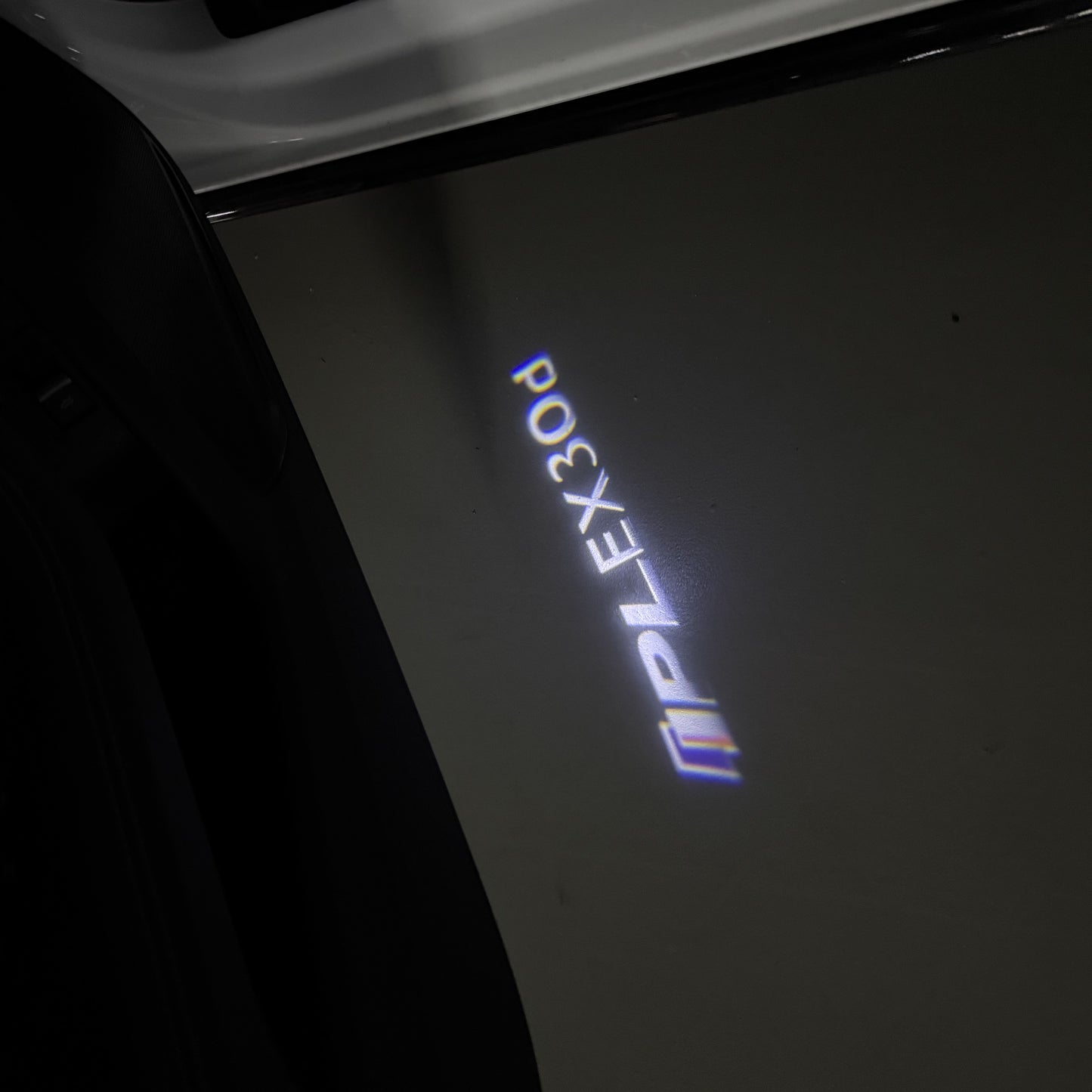 INFINITI EX30d LOGO PROJECROTR LIGHTS (quantity 1 = 1 sets/2 door lights)Nr.74A47