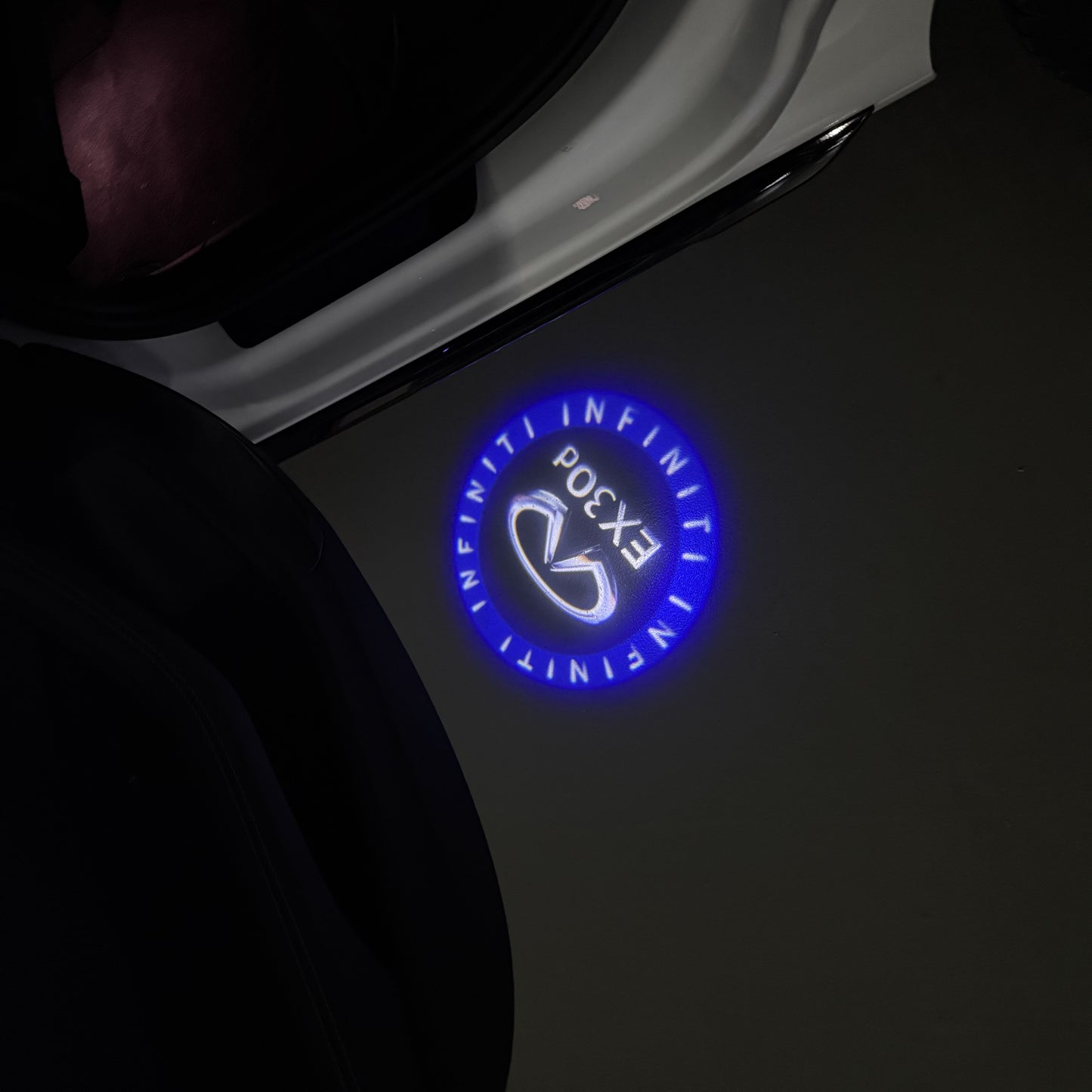 INFINITI EX30 LOGO PROJECROTR LIGHTS (quantity 1 = 1 sets/2 door lights)Nr.74A55
