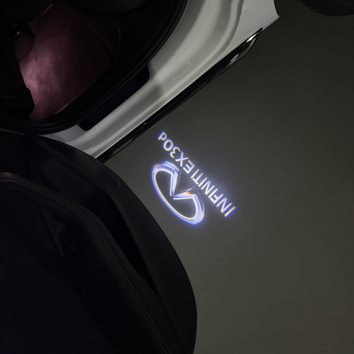 INFINITI EX30d LOGO PROJECROTR LIGHTS (quantity 1 = 1 sets/2 door lights)Nr.74A49