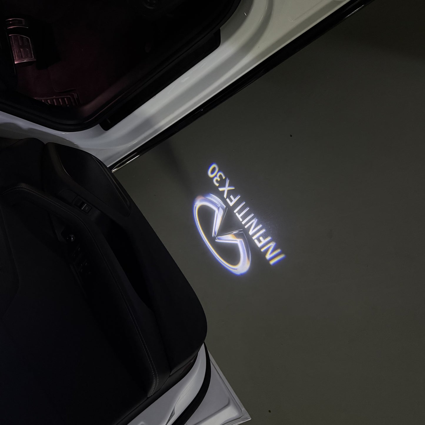 INFINITI FX30 LOGO PROJECROTR LIGHTS (quantity 1 = 1 sets/2 door lights)Nr.74A82