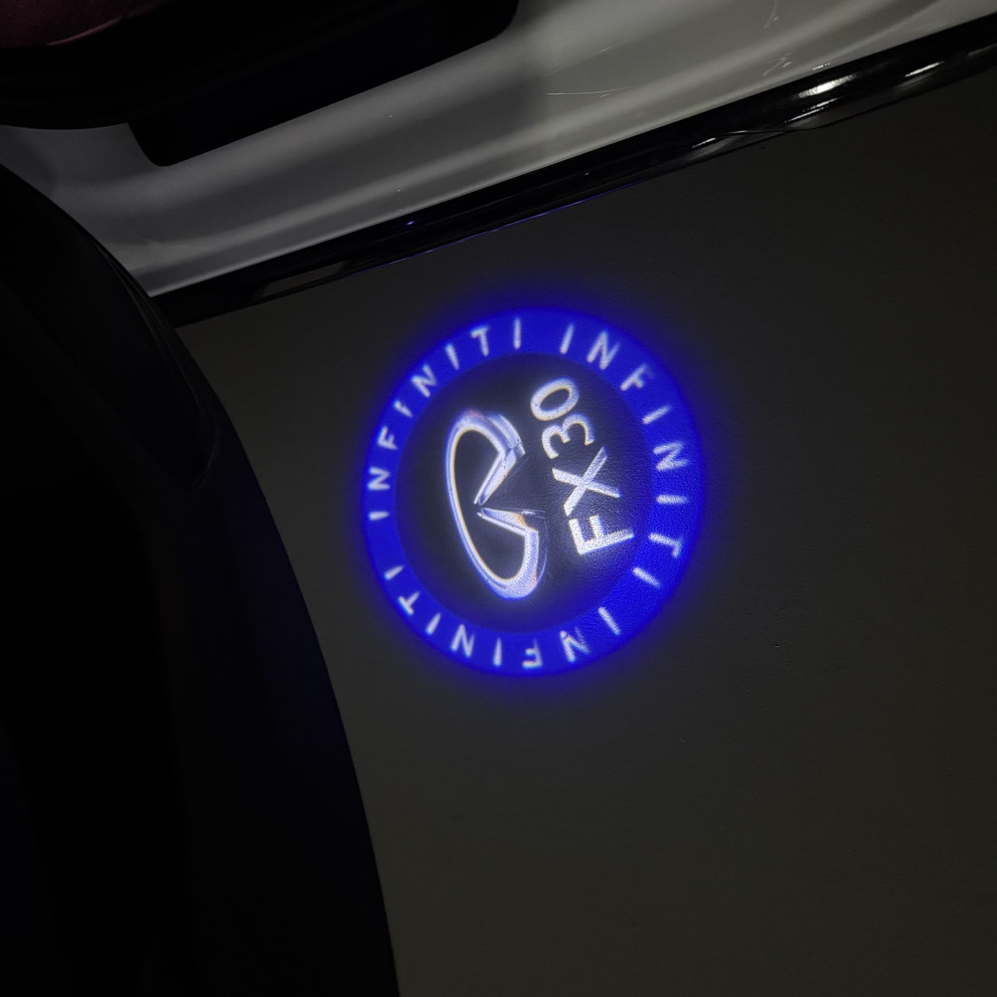 INFINITI FX30 LOGO PROJECROTR LIGHTS (quantity 1 = 1 sets/2 door lights)Nr.74A84