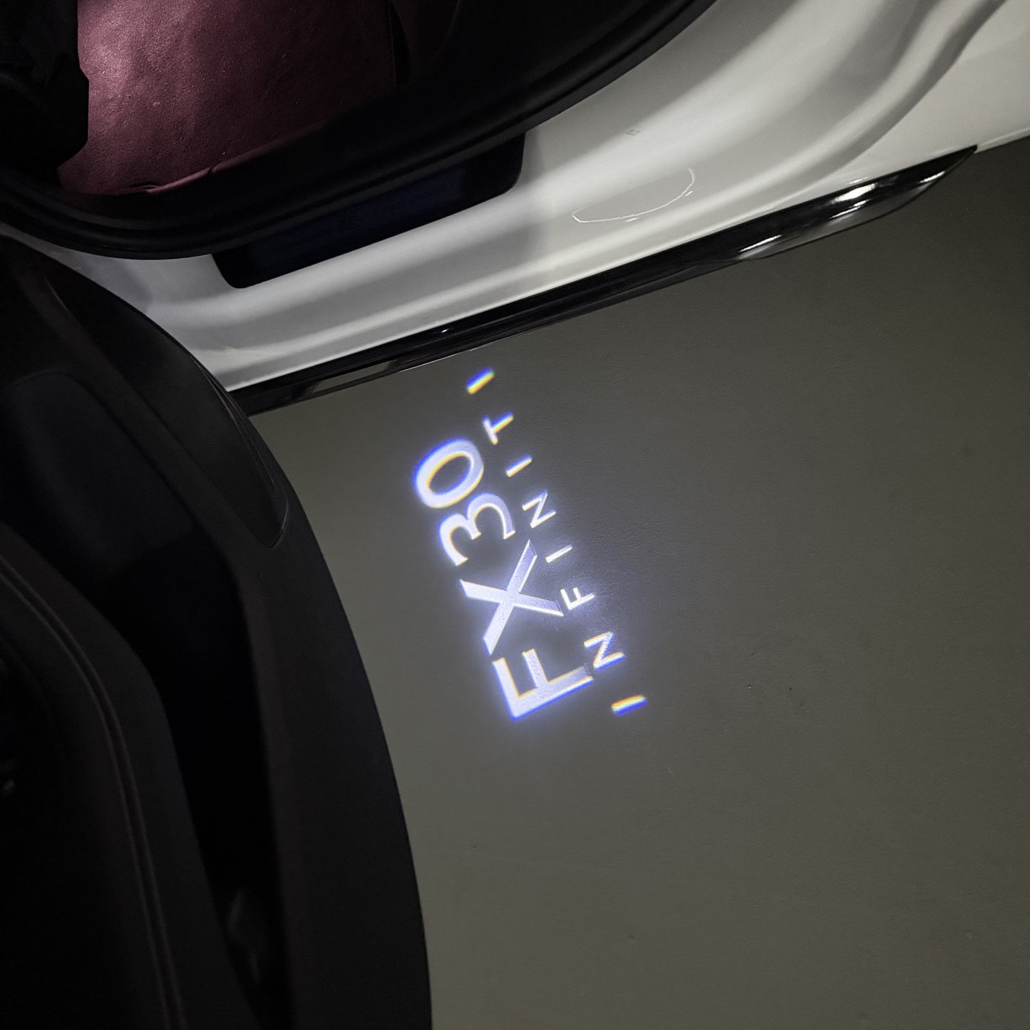 INFINITI FX30 LOGO PROJECROTR LIGHTS (quantity 1 = 1 sets/2 door lights)Nr.74A85