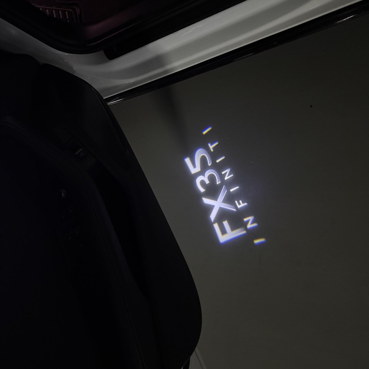 INFINITI FX35 LOGO PROJECROTR LIGHTS (quantity 1 = 1 sets/2 door lights)Nr.74A67