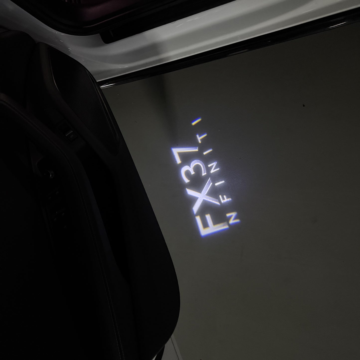 INFINITI FX37 LOGO PROJECROTR LIGHTS (quantity 1 = 1 sets/2 door lights)Nr.74A72