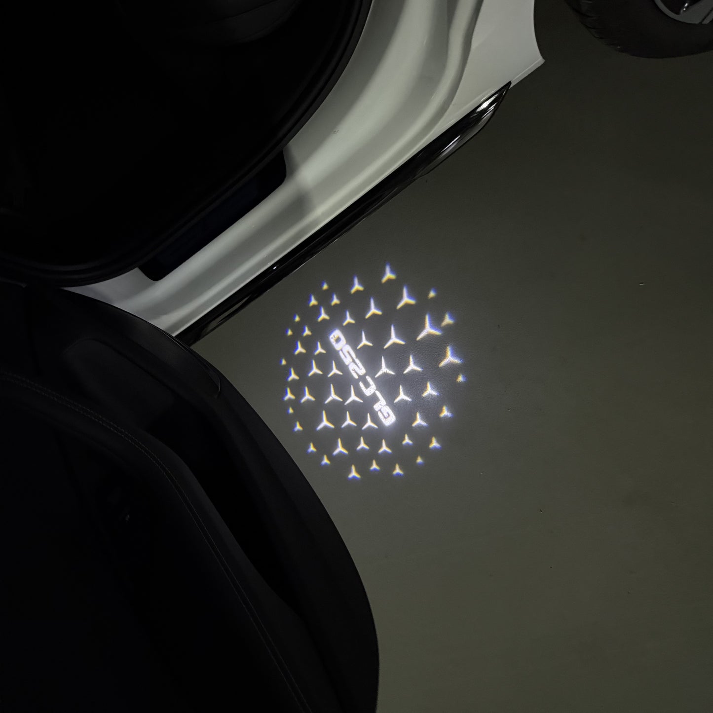 MERCEDES BENZ GLC 250 LOGO PROJECTOR LIGHTS (quantity 1 = 1 sets/2 door lights)Nr.03f043