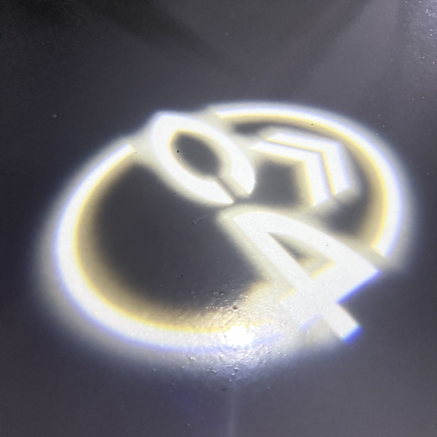 CITROËN C4 LOGO PROJECTOT LIGHTS (quantity 1 = 1 sets/2 door lights) Nr.6024q0t0124