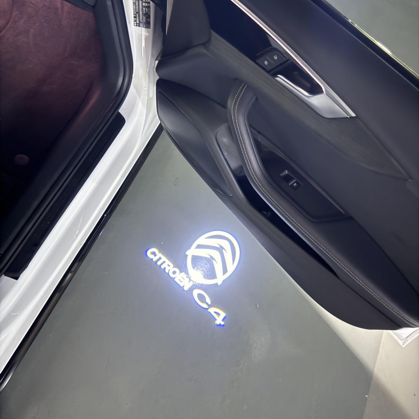 CITROËN C4 LOGO PROJECTOT LIGHTS (quantity 1 = 1 sets/2 door lights) Nr.6024q0t0148
