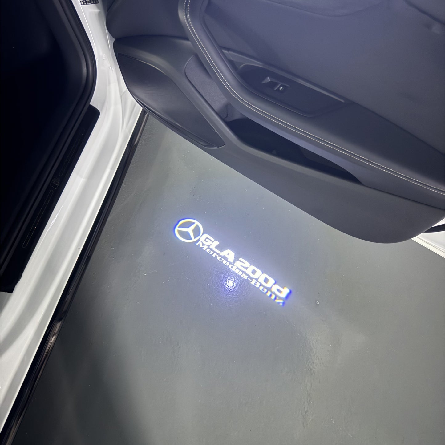 MERCEDES BENZ GLA 200d LOGO PROJECTOR LIGHTS (quantity 1 = 1 sets/2 door lights)Nr.03f018