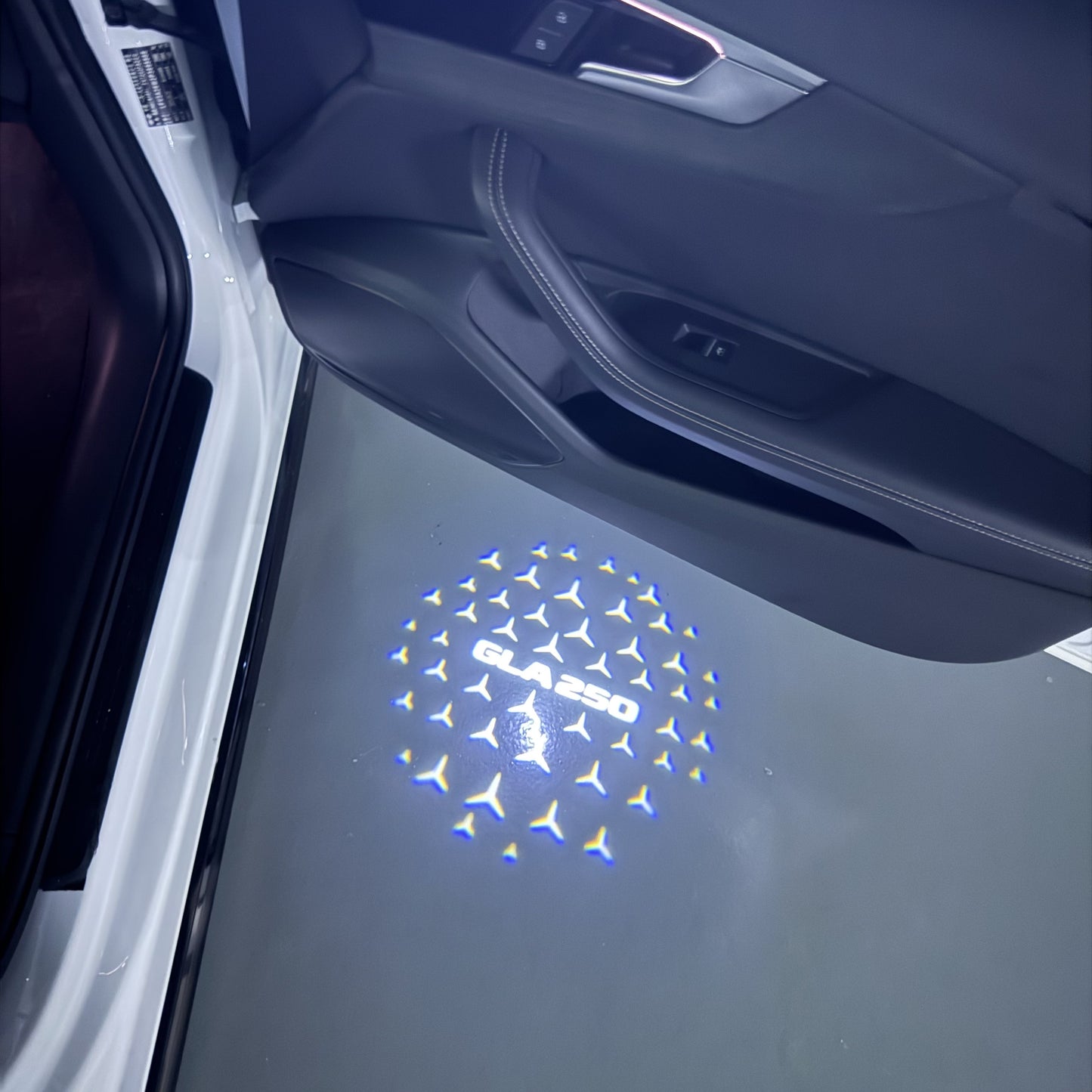 MERCEDES BENZ GLA 250 LOGO PROJECTOR LIGHTS (quantity 1 = 1 sets/2 door lights)Nr.03f022