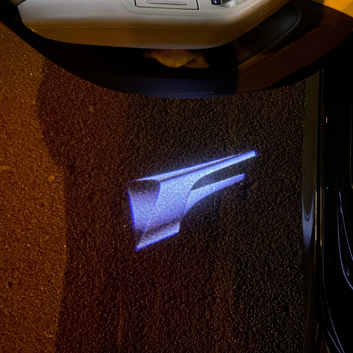 LEXUS RCF LOGO PROJECROTR LIGHTS Nr.01 (quantity 1 = 1 sets/2 door lights)