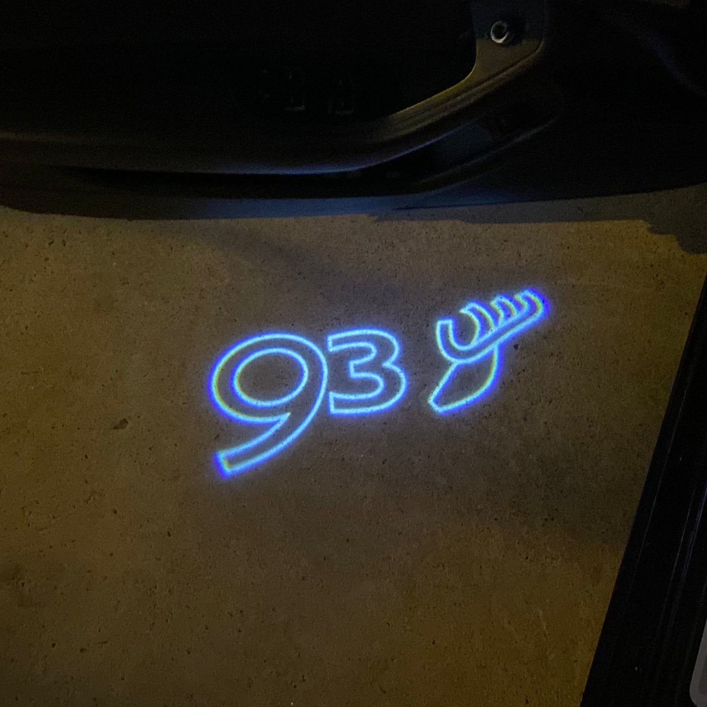 SAAB 93 LOGO PROJECROTR LIGHTS Nr.2516 (quantity 1 = 1 sets/2 door lights)
