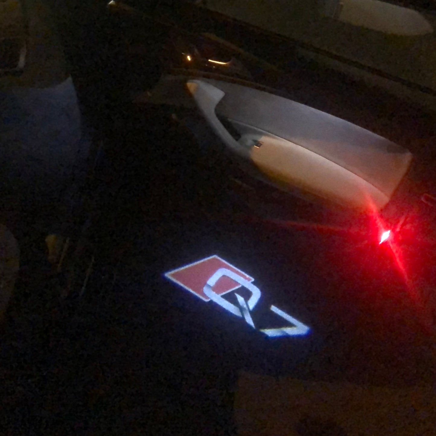 AUDI Q7 LOGO PROJECTOT LIGHTS Nr.79 (quantity 1 = 2 Logo Films /2 door lights)
