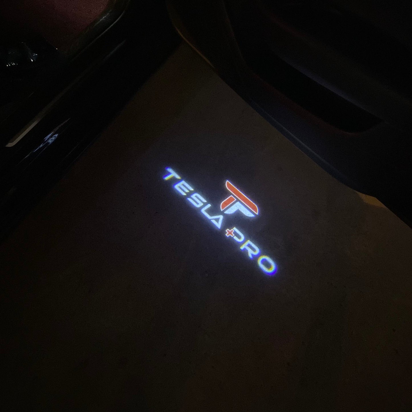 TESLA PRO LOGO PROJECROTR LIGHTS Nr.1530 (quantity 1 = 2 Logo Film / 2 door lights)