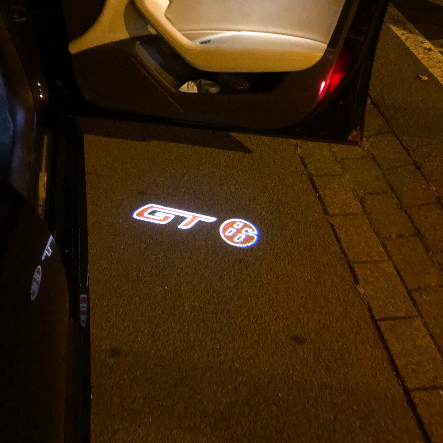 TOYOTA GT86 LOGO PROJECROTR LIGHTS Nr.06 (quantity 1 = 2 Logo Films /2 door lights)