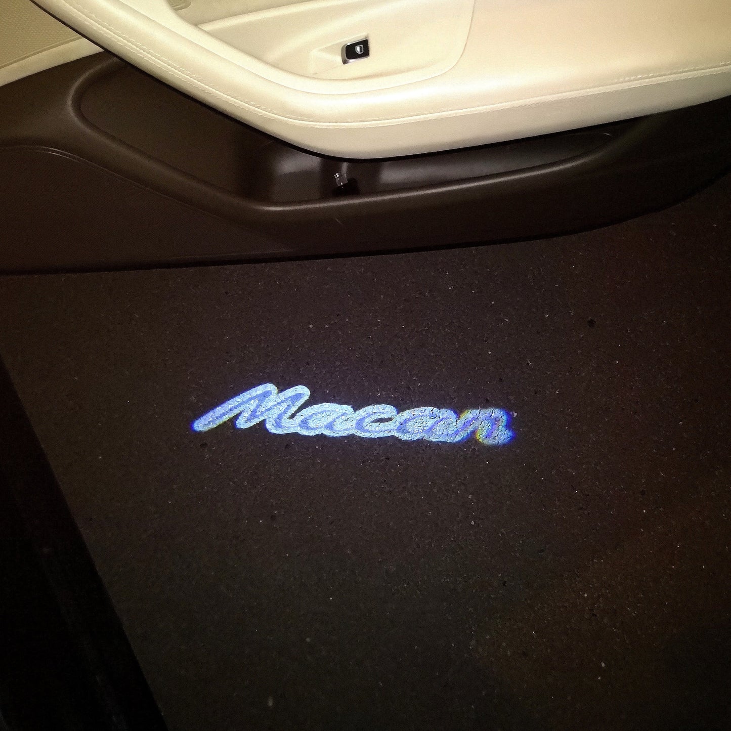 PORSCHE MACAN LOGO PROJECTOT LIGHTS Nr.8093 (quantity 1 = 2 Logo Film / 2 door lights)