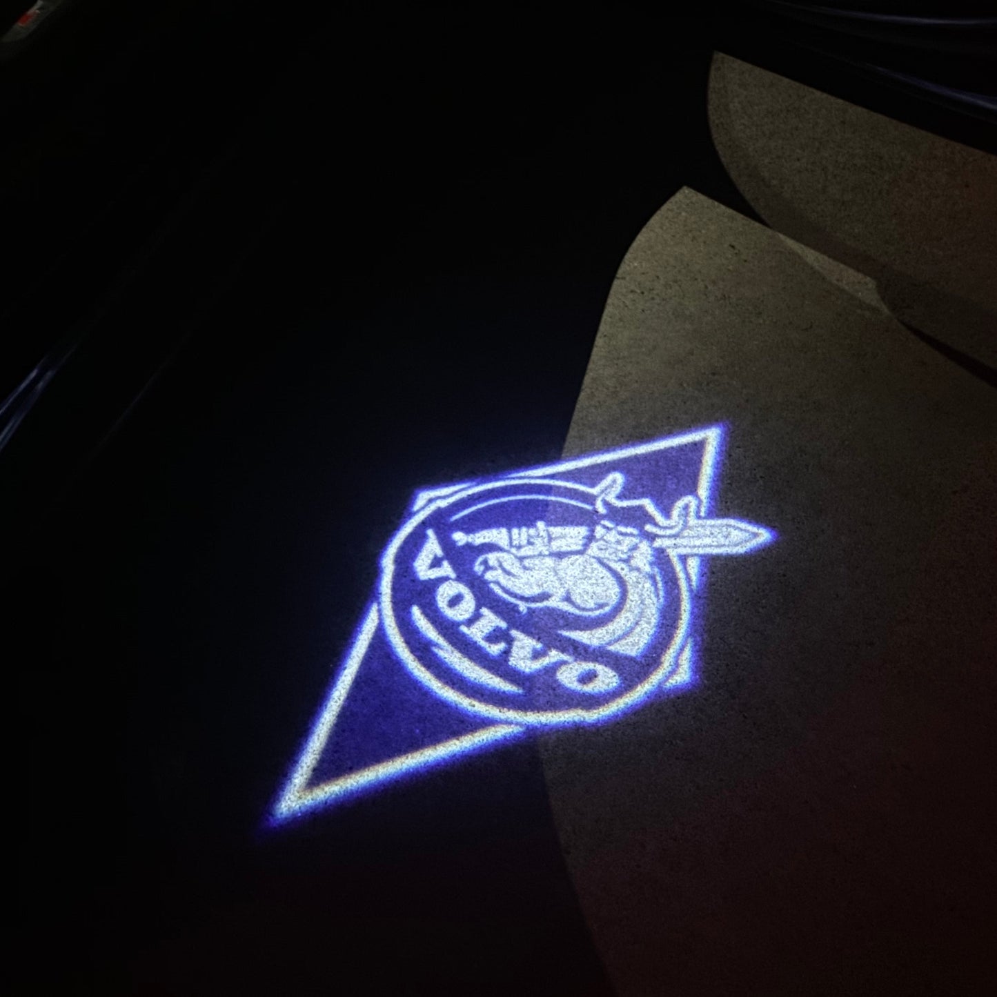 Volvo Original LOGO PROJECROTR LIGHTS Nr.137 (quantity 1 = 2 Logo Film / 2 door lights)