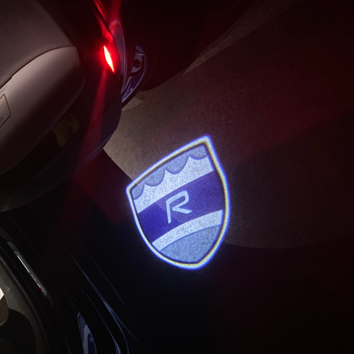 Volvo R LOGO PROJECROTR LIGHTS Nr.133 (quantity 1 = 2 Logo Film / 2 door lights)