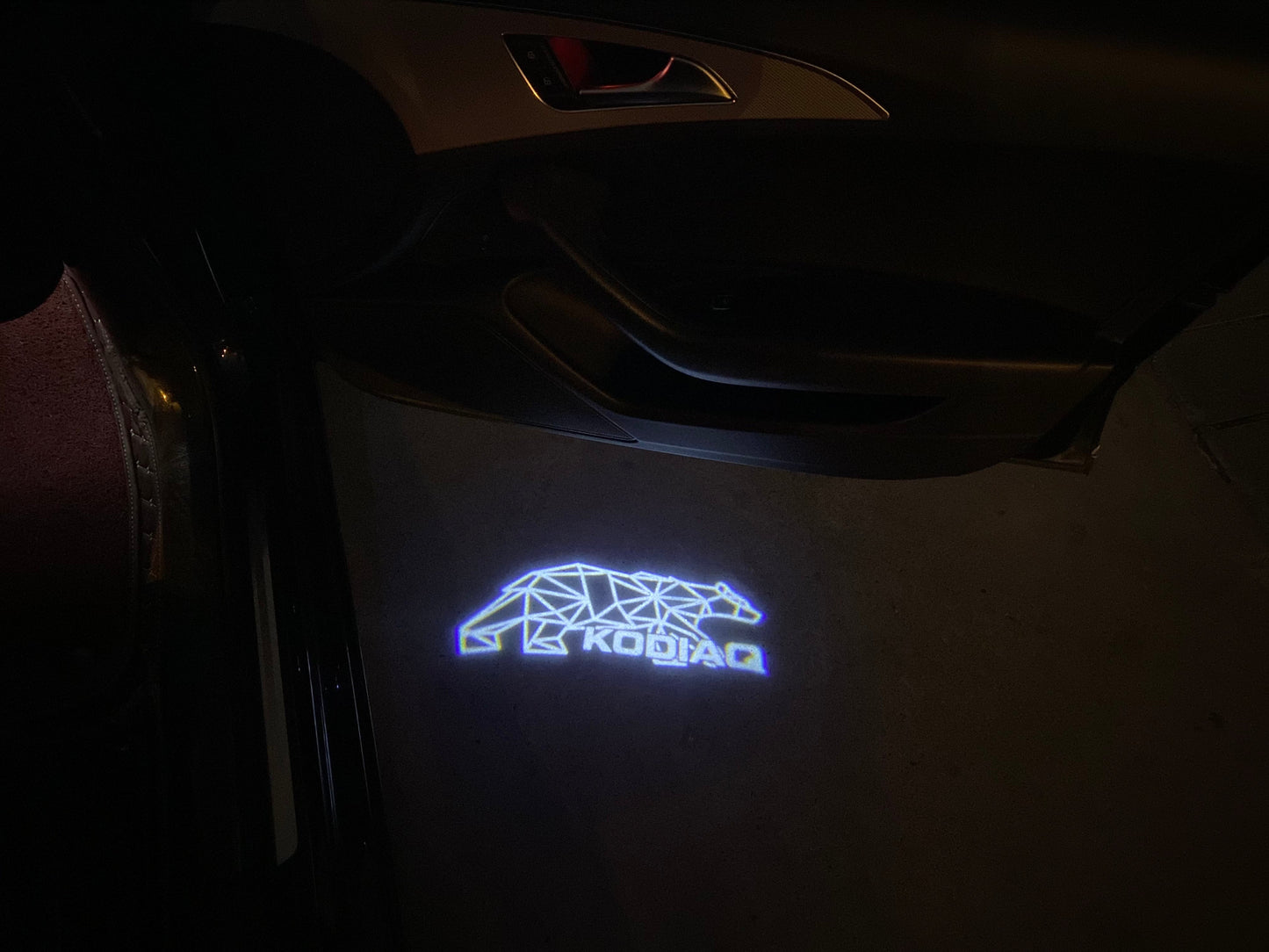 SKODA KODIAQ LOGO PROJECTOT LIGHTS Nr.00068 (quantity 1 = 2 Logo Film / 2 door lights)
