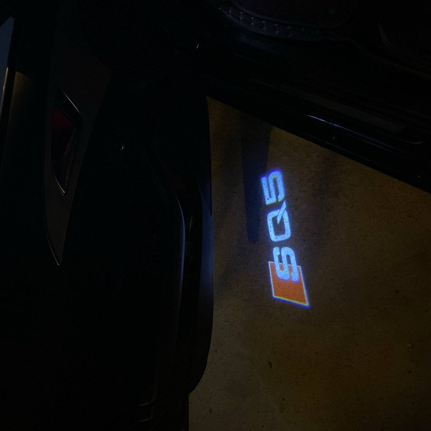 AUDI SQ5 LOGO PROJECTOT LIGHTS Nr.58 (quantity 1 = 2 Logo Films /2 door lights)