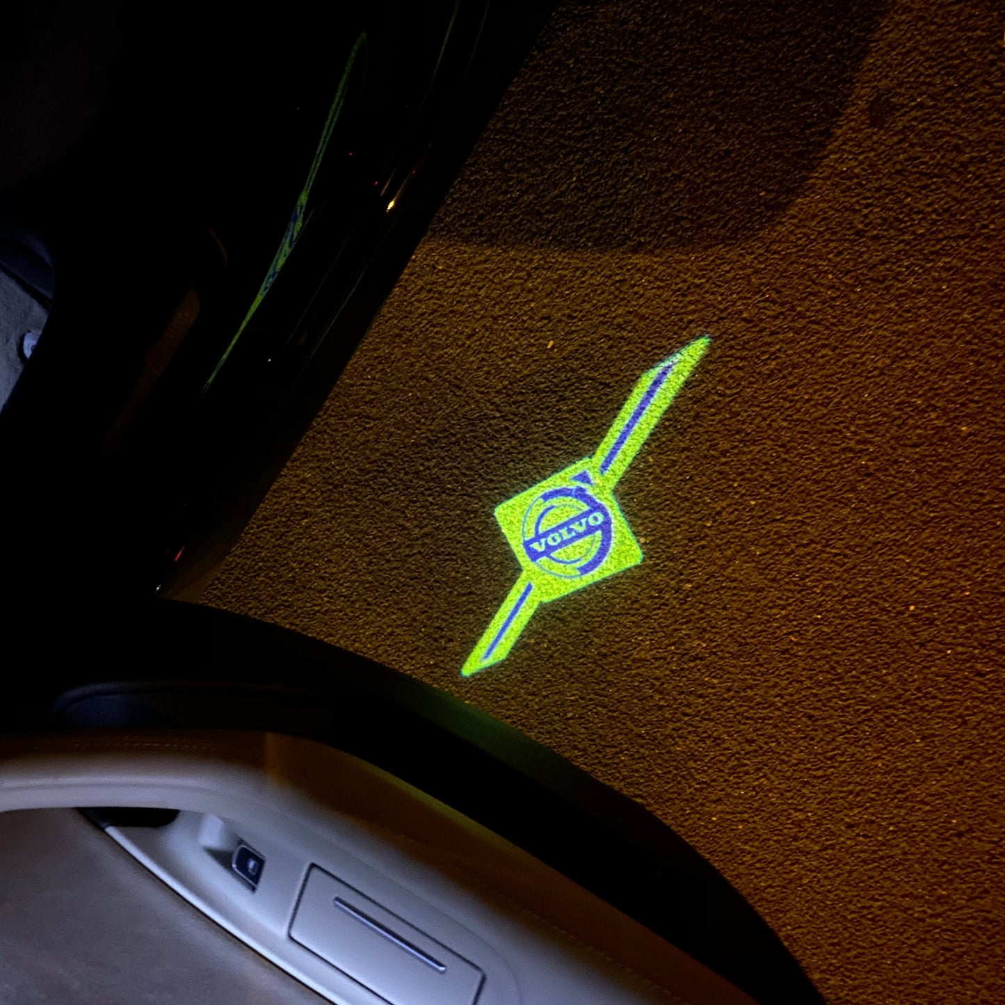 Volvo Original LOGO PROJECROTR LIGHTS Nr.30 (quantity 1 = 2 Logo Film / 2 door lights)