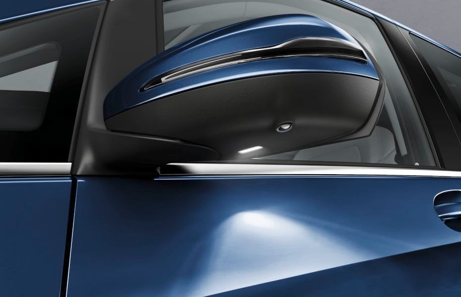 Mercedes Benz Door Wing Mirror with Projection The AMG Logo A
