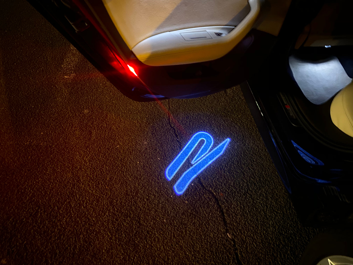Volkswagen Door lights R Logo Nr. 153 ( quantity 1 = 2 logo film / 2 door lights)