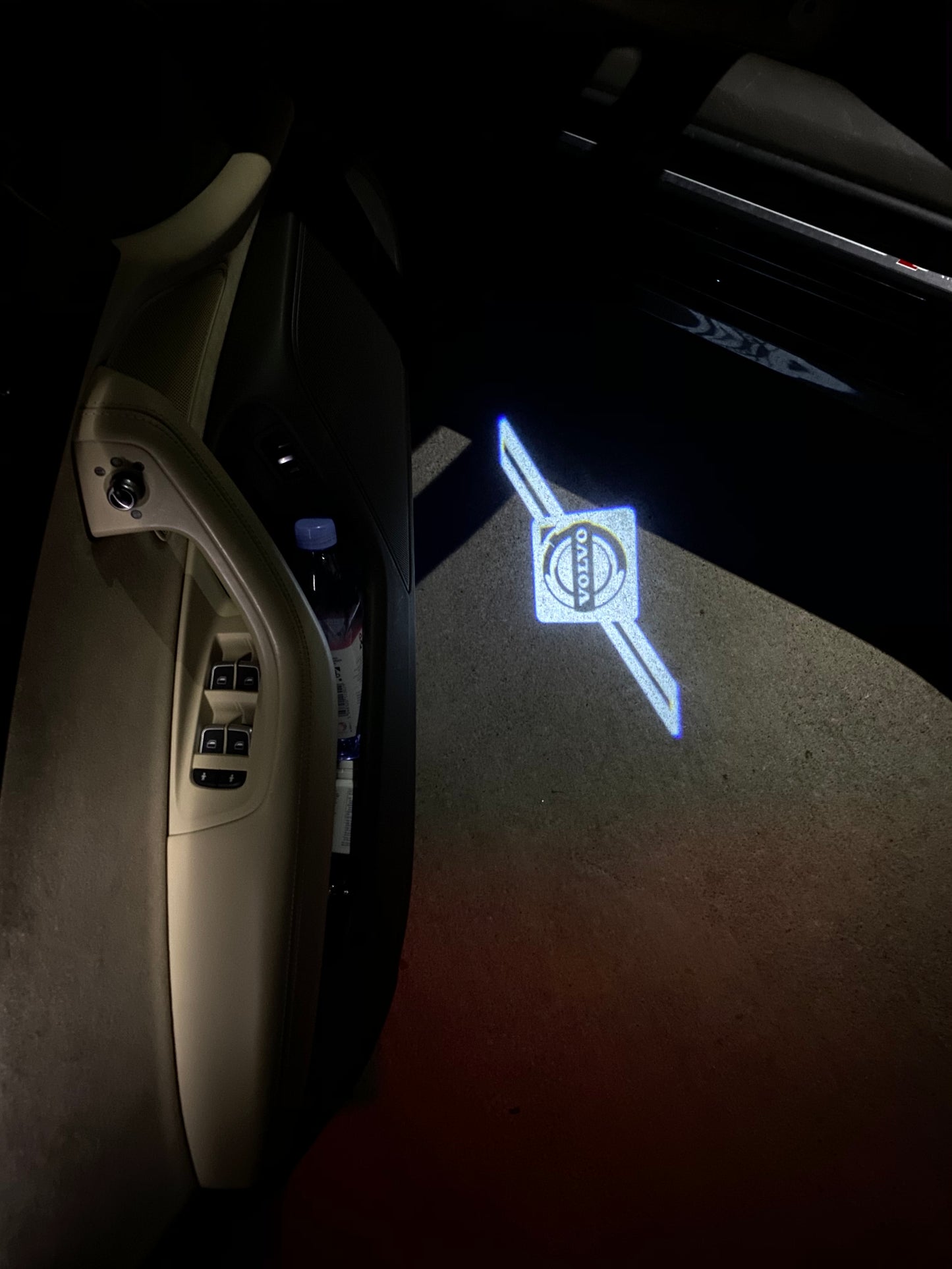 Volvo Original LOGO PROJECROTR LIGHTS Nr.29 (quantity 1 = 2 Logo Film / 2 door lights)