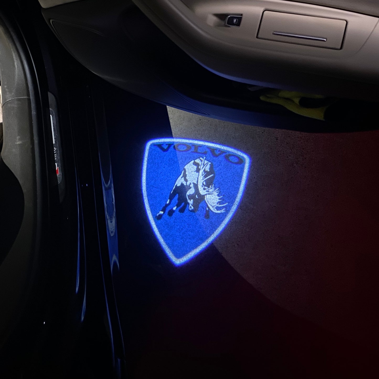 Volvo Milu deer LOGO PROJECROTR LIGHTS Nr.73 (quantity 1 = 2 Logo Film / 2 door lights)