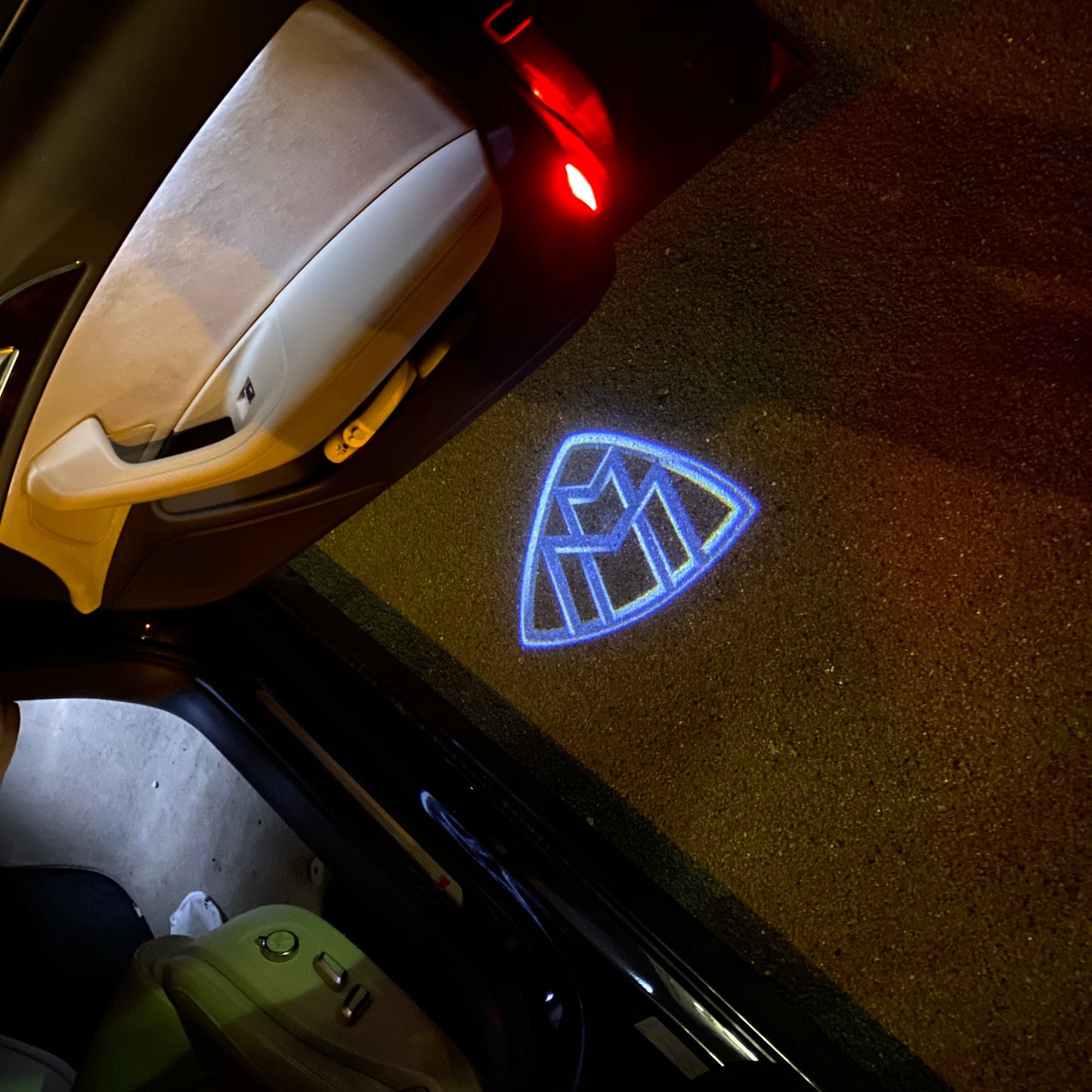 MAYBACH LOGO PROJECTOT LIGHTS Nr.1311 (quantity 1 = 2 Logo Films /2 door lights)