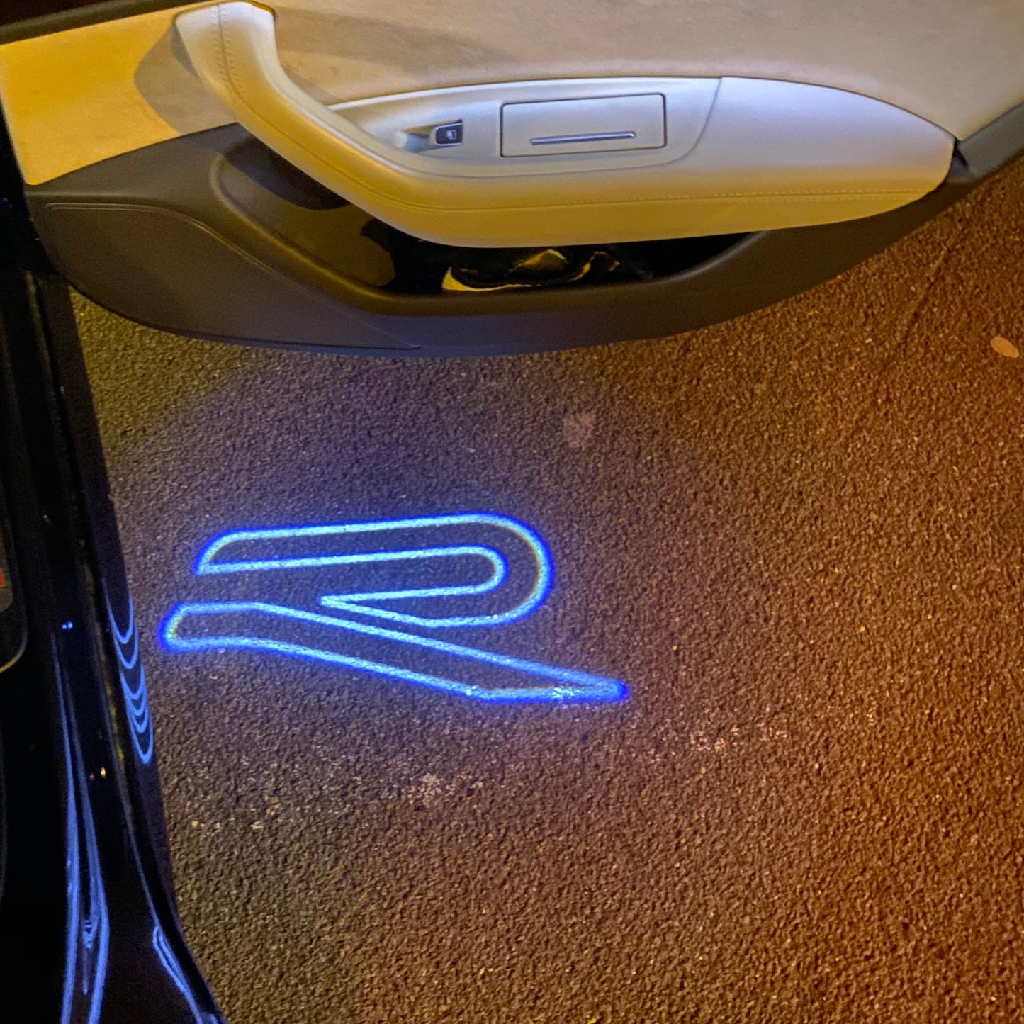 Volkswagen Door lights R Logo Nr. 151 ( quantity 1 = 2 logo film / 2 door lights)