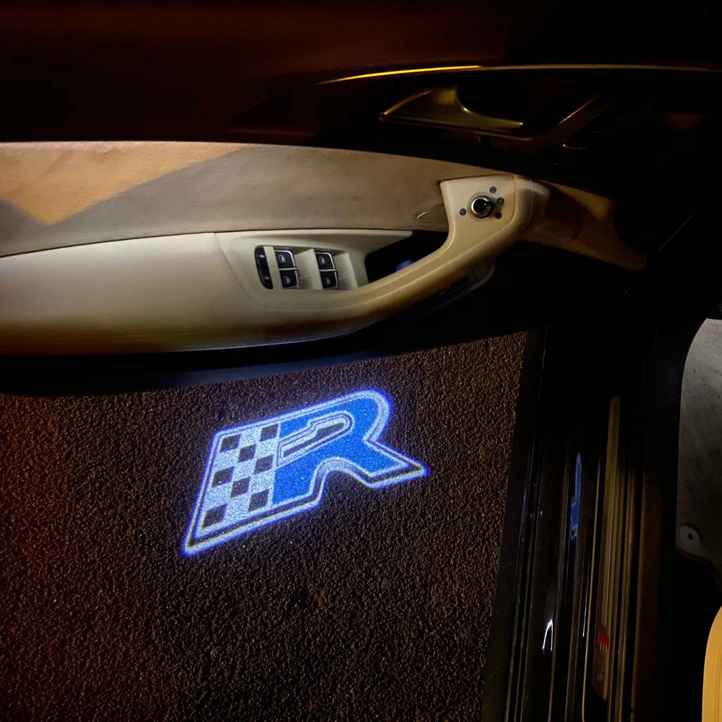 Volkswagen Door lights R Logo Nr. 163 ( quantity 1 = 2 logo film / 2 door lights)