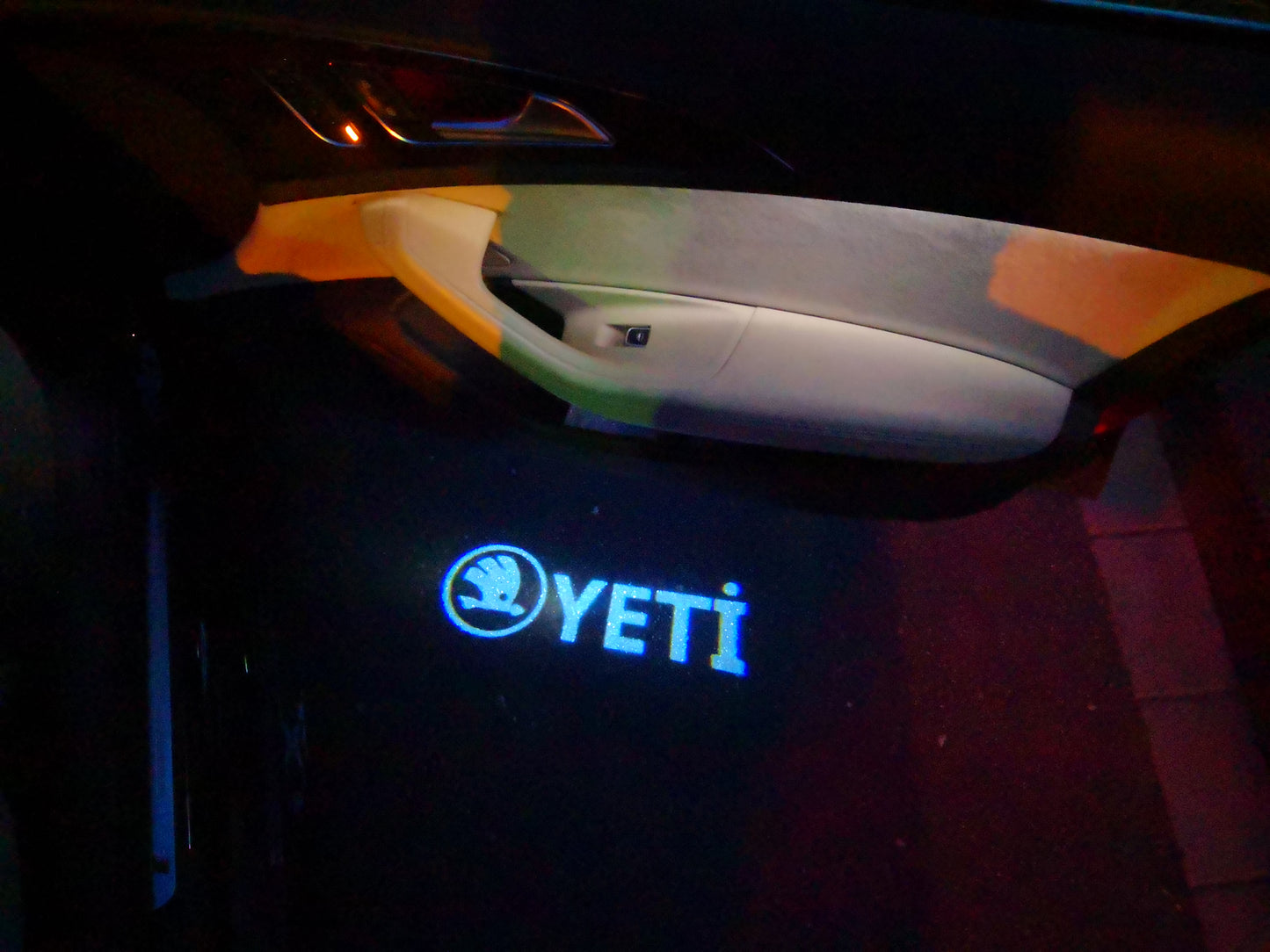 SKODA YETI LOGO LIGHTS Nr.59 (quantity 1 = 2 Logo Film / 2 door lights)