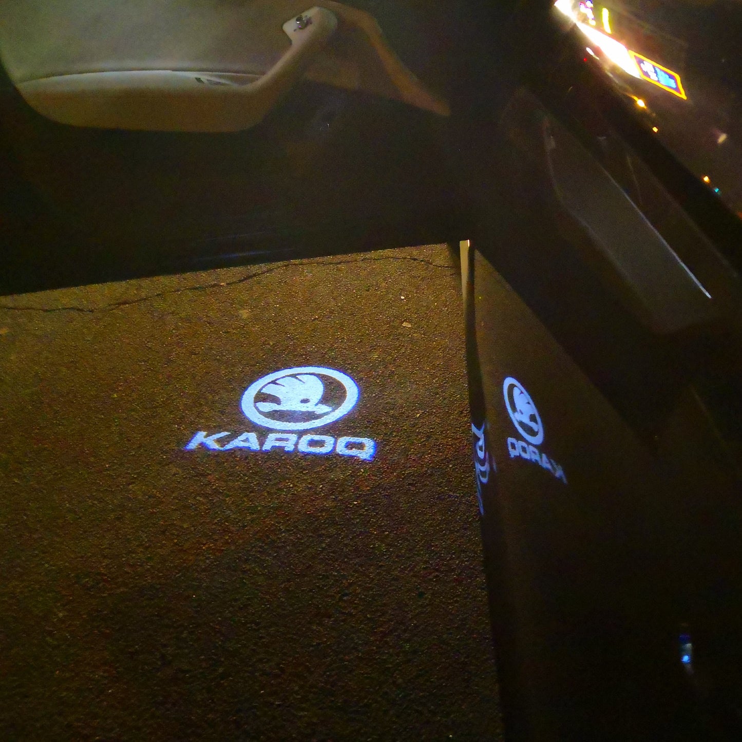 SKODA KAROQ LOGO LIGHTS Nr.50 (quantity 1 = 2 Logo Film / 2 door lights)