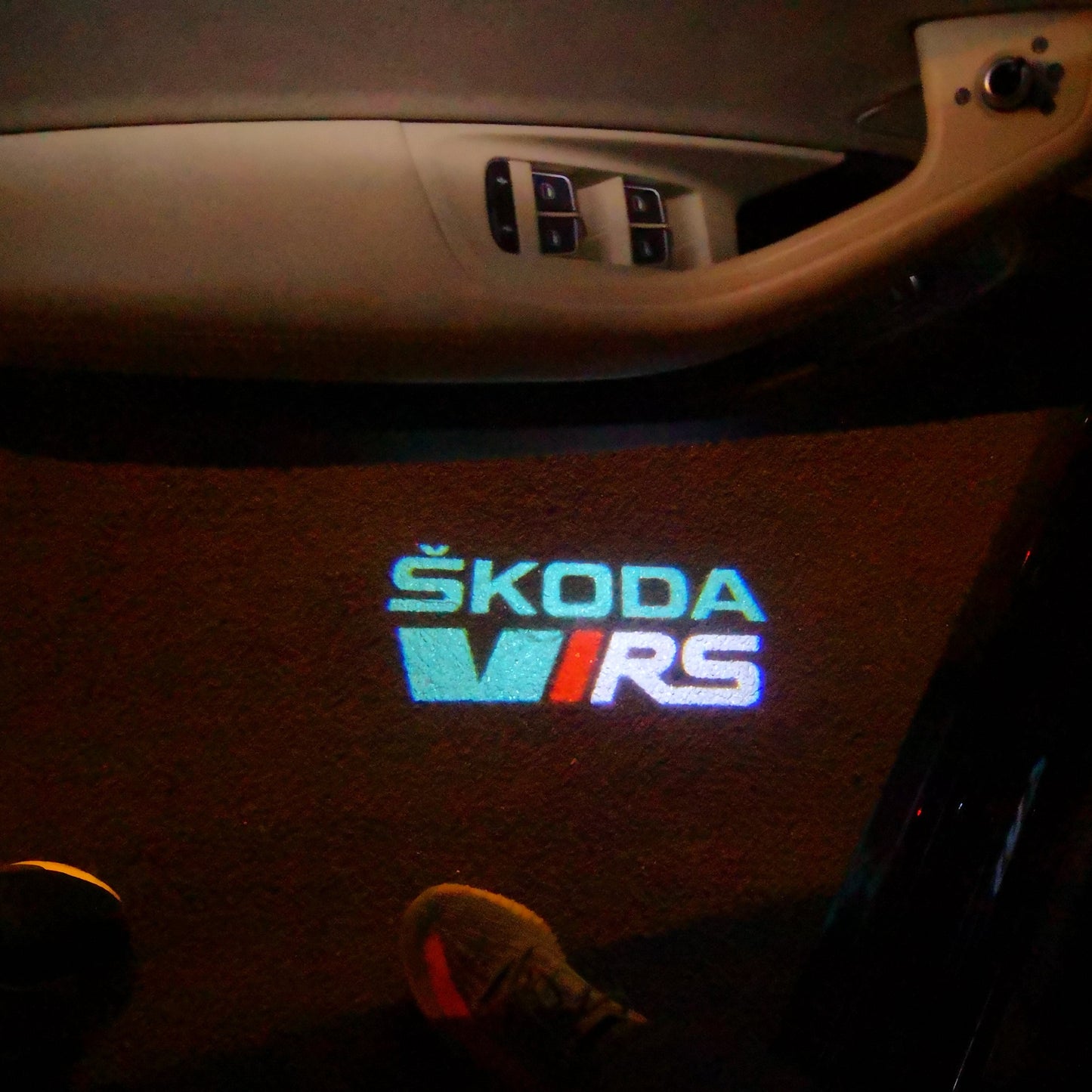 SKODA VRS LOGO PROJECTOT LIGHTS Nr.25 (quantity 1 = 2 Logo Film / 2 door lights)