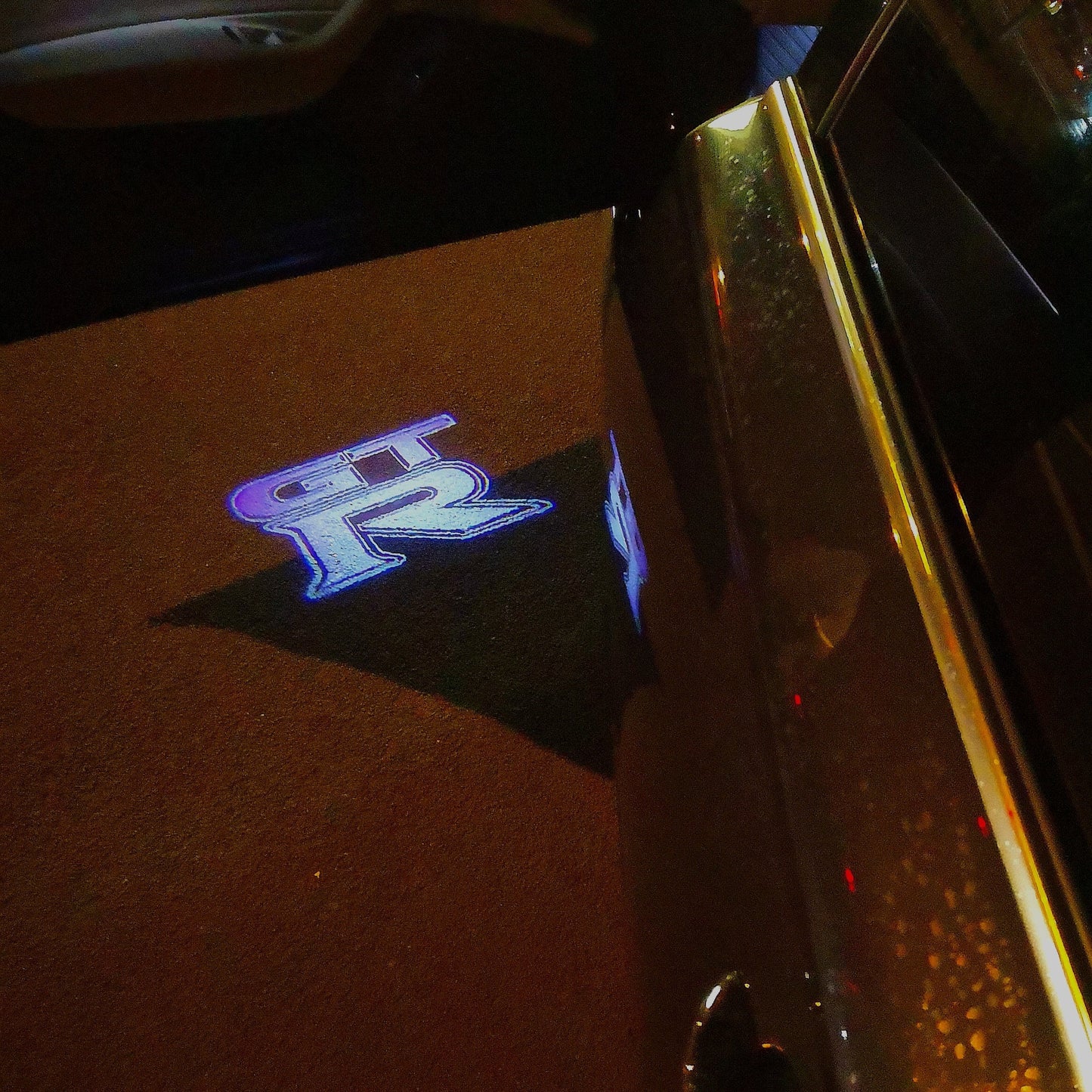 GTR-R35 LOGO PROJECTOT LIGHTS Nr.05 (quantity 1 = 2 Logo Films /2 door lights)