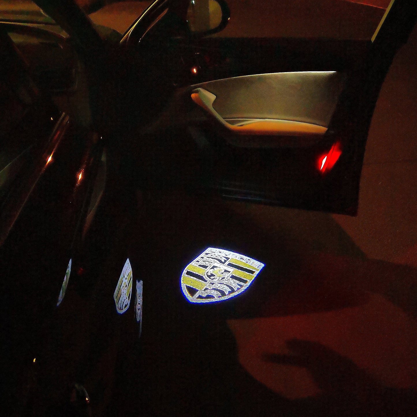 PORSCHE Original LOGO PROJECTOT LIGHTS Nr.01 (quantity 1 = 2 Logo Film / 2 door lights)