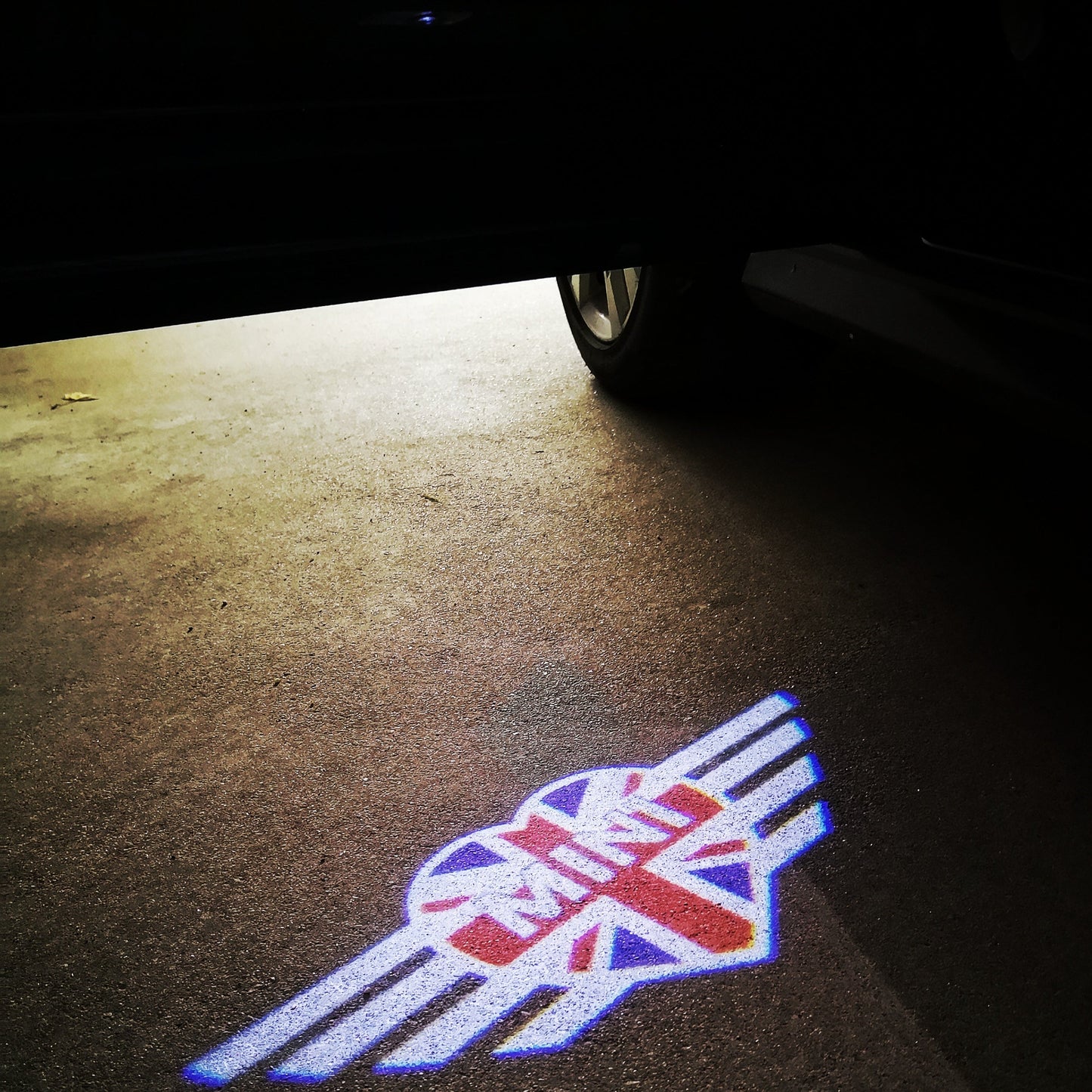 MINI BRITISH NATIONAL FLAG WITH MINI LOGO PROJECROTR LIGHTS Nr.10 (quantity 1 = 2 Logo Film / 2 door lights)