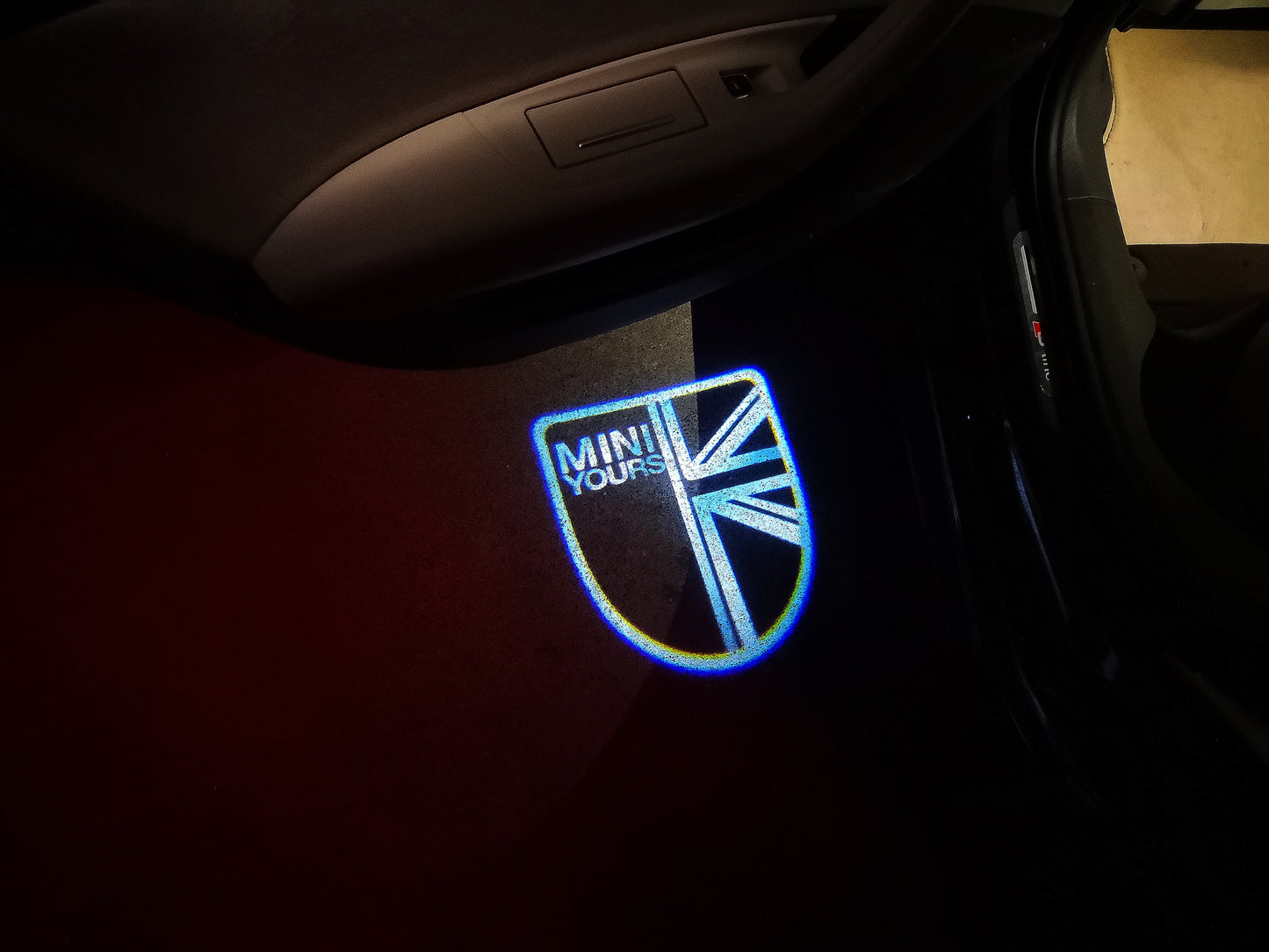 MINI BRITISH NATIONAL FLAG WITH MINI LOGO PROJECROTR LIGHTS Nr.37 (quantity 1 = 2 Logo Film / 2 door lights)