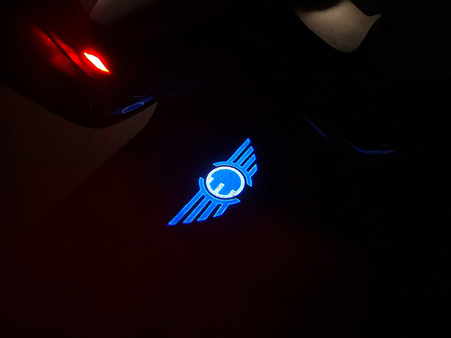 MINI ELECTRIC LOGO PROJECROTR LIGHTS Nr.100 (quantity 1 = 2 Logo Film / 2 door lights)