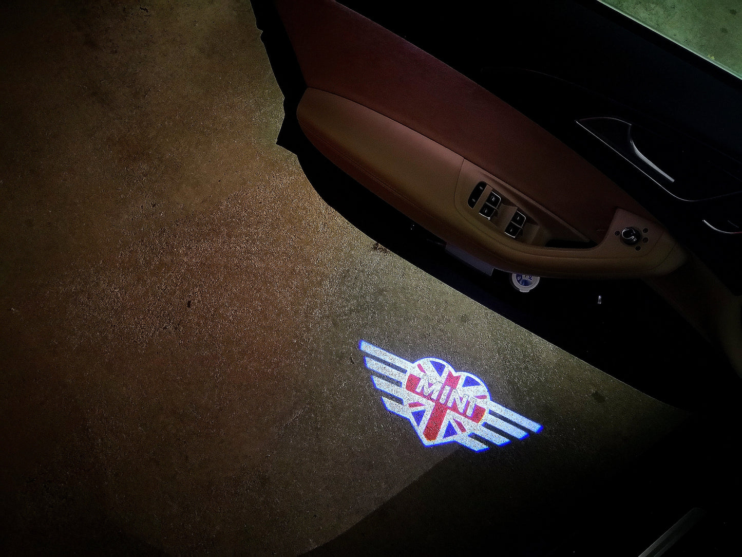 MINI BRITISH NATIONAL FLAG WITH MINI LOGO PROJECROTR LIGHTS Nr.10 (quantity 1 = 2 Logo Film / 2 door lights)