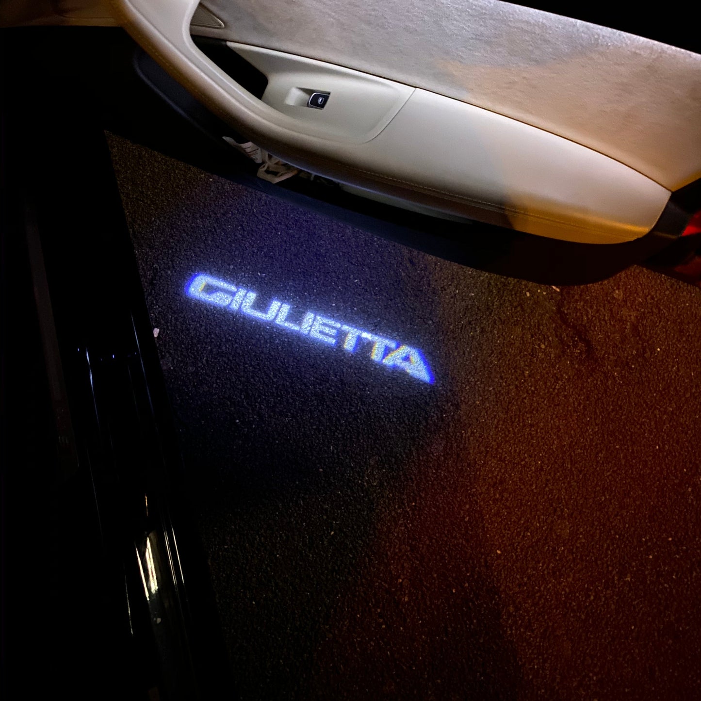 Alfa Romeo Giulietta LOGO PROJECTOT LIGHTS Nr.85 (quantity 1 = 2 Logo Film / 2 door lights)