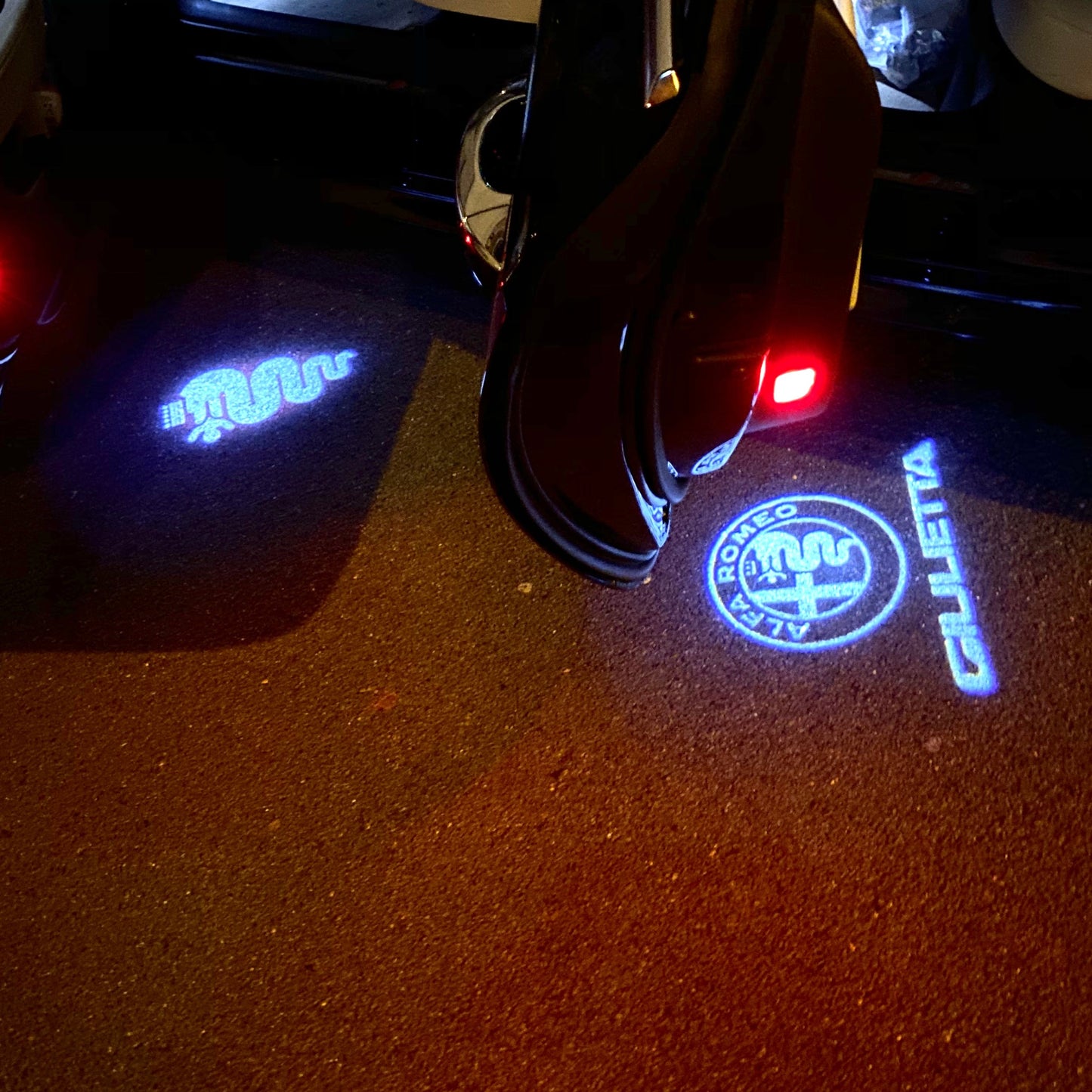 Alfa Romeo Giulietta LOGO PROJECTOT LIGHTS Nr.84 (quantity 1 = 2 Logo Film / 2 door lights)